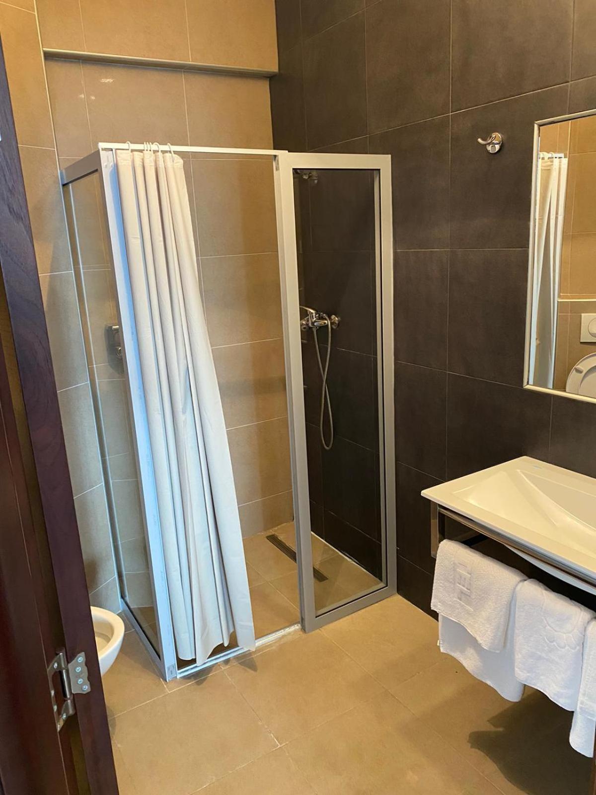 Hotel Vienna 헤르섹 외부 사진